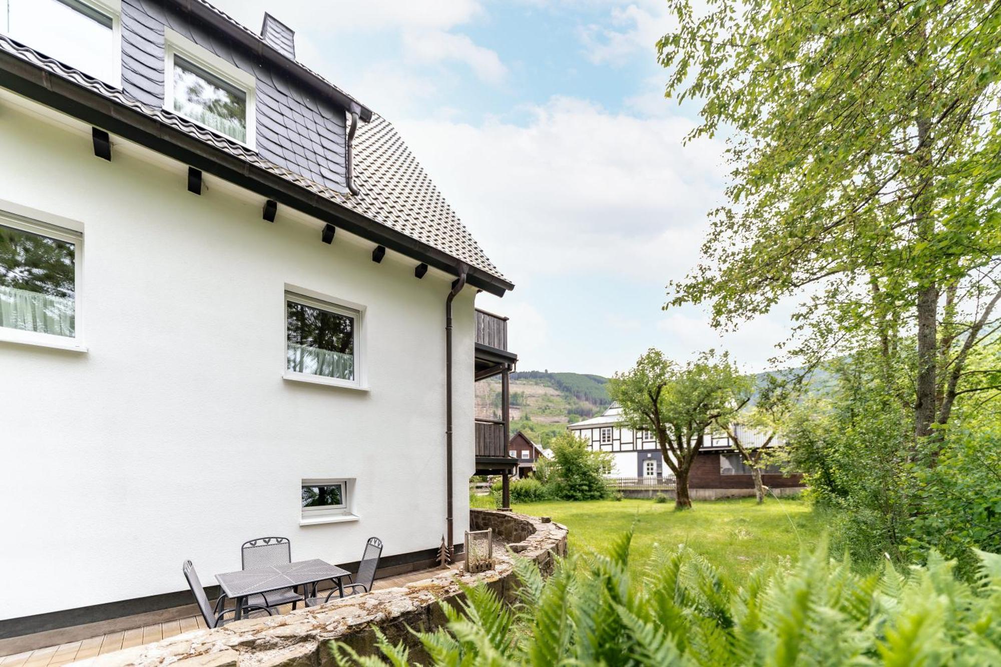 Ferienwohnung Haus An Der Lenne レンネシュタット エクステリア 写真