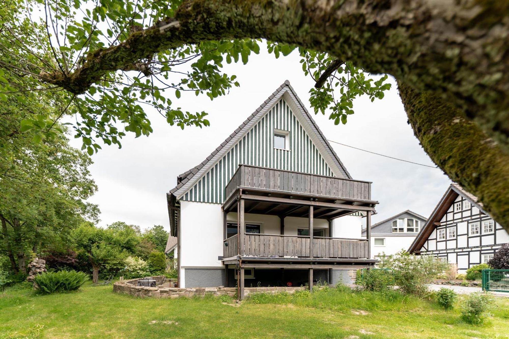 Ferienwohnung Haus An Der Lenne レンネシュタット エクステリア 写真