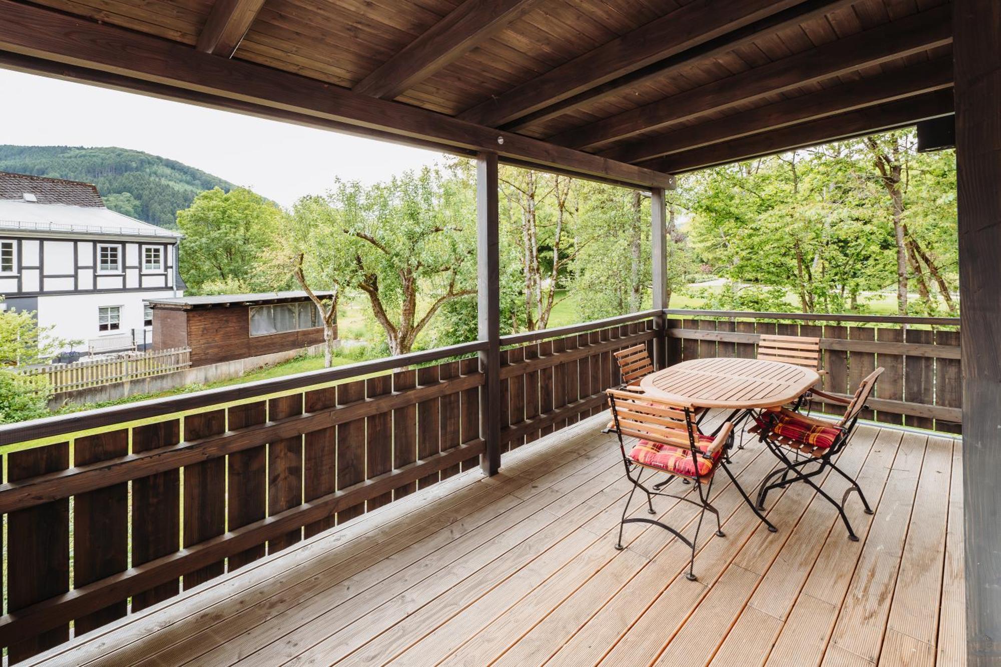 Ferienwohnung Haus An Der Lenne レンネシュタット エクステリア 写真